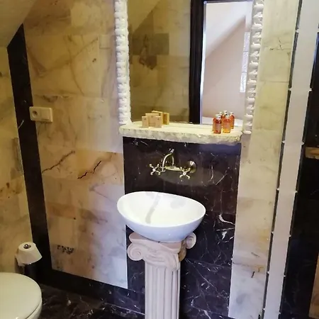Spichlerz Restauracja I Pokoje *