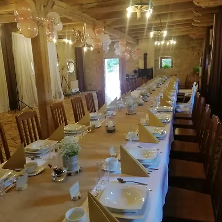 Nocleg ze śniadaniem Spichlerz Restauracja I Pokoje Miasteczko Slaskie